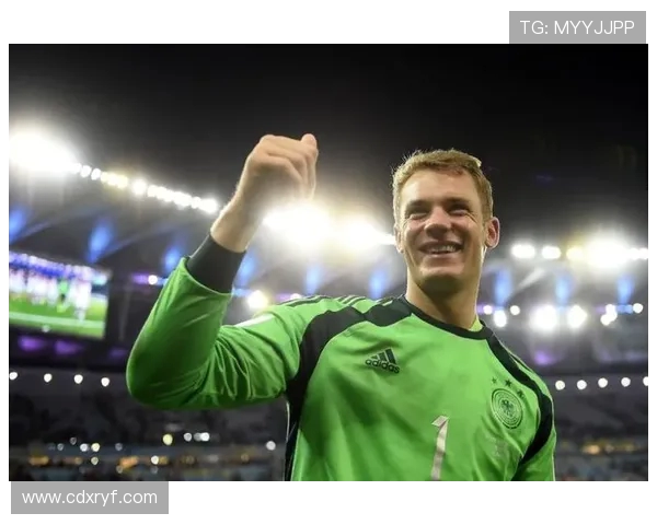 诺伊尔:从守门员到传奇,探寻他在足球历史上的不朽足迹与影响 诺伊尔:从守门员到传奇,探寻他在足球历史上的不朽足迹与影响