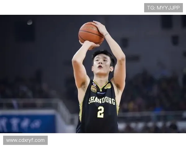 赵泰隆的篮球之路:从青涩少年到职业巨星的成长历程与心路历程 赵泰隆的篮球之路:从青涩少年到职业巨星的成长历程与心路历程