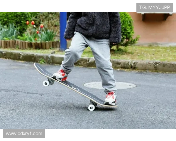 成都滑板队与深圳滑板队赛后复盘分析灵活性表现与战术对比